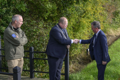 Ambassadeur-Australie-legt-krans-Loppersum_0171