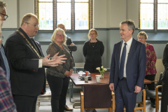 Ambassadeur-Australie-legt-krans-Loppersum_0296