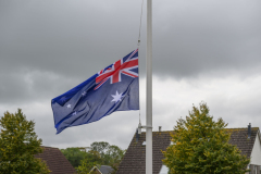 Ambassadeur-Australie-legt-krans-Loppersum_1200