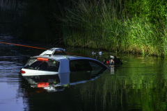 Auto-te-water-Kustweg-Delfzijl_4889