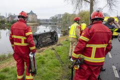 Auto-gekanteld-Rijksweg-Delfzijl_8470