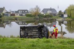 Auto-gekanteld-Rijksweg-Delfzijl_8476