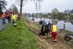 Auto-gekanteld-Rijksweg-Delfzijl_8479
