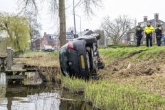 Auto-gekanteld-Rijksweg-Delfzijl_8598