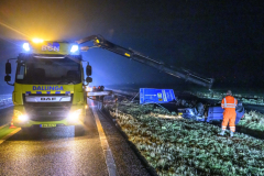 Auto-van-de-weg-door-ijzel-N33-Appingedam_5248