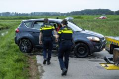 auto-in-de-sloot-Kopaf-Nieuwolda_7457