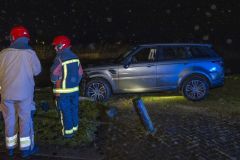 Auto-uit-de-bocht-Meedhuizerweg-Meedhuizen_3229