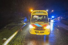 Auto-uit-de-bocht-Meedhuizerweg-Meedhuizen_3232