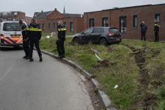 Auto-uit-de-bocht-Molenstraat-Appingedam_7559