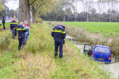 Auto-in-de-sloot-Hogelandsterweg_3486