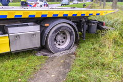 Auto-in-de-sloot-Hogelandsterweg_3687