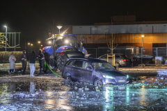 Auto-zakt-door-ijs-Olingen-Appingedam_0834