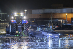Auto-zakt-door-ijs-Olingen-Appingedam_0861