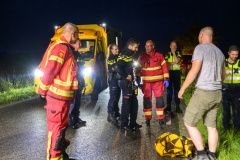 Auto-in-de-sloot-Zeerijperweg-Loppersum_8667