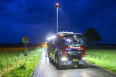 Auto-in-de-sloot-Zeerijperweg-Loppersum_8877