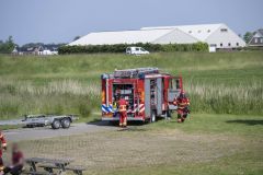 Boot-gaat-in-vlammen-op-Krewederweg-Holwierde_0776