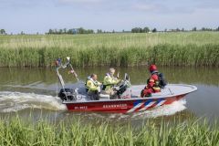 Boot-gaat-in-vlammen-op-Krewederweg-Holwierde_0996