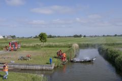 Boot-gaat-in-vlammen-op-Krewederweg-Holwierde_1296