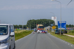 Aanrijding-busje-met-vrachtwagen-Oosterhorn_3258