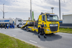 Aanrijding-busje-met-vrachtwagen-Oosterhorn_3724