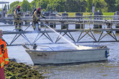 Brand-op-pleziervaartuig-Zeesluis_7573