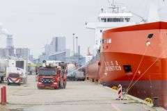 Brand-op-zeeschip-Eemshaven_1759