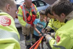 Kind-met-handboeien-vast_1661