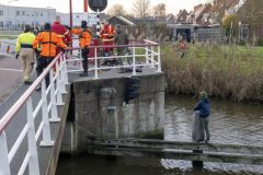 Jongen-vast-op-remmingswerk-Olingerbrug_1687