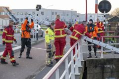 Jongen-vast-op-remmingswerk-Olingerbrug_1705