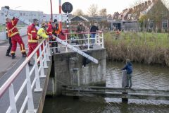 Jongen-vast-op-remmingswerk-Olingerbrug_1710