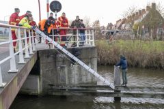 Jongen-vast-op-remmingswerk-Olingerbrug_1718