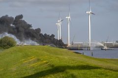 Grote-brand-schip-haven-Delfzijl_1505