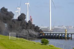 Grote-brand-schip-haven-Delfzijl_1565