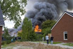 Grote-boerderijbrand-Godlinze_4202