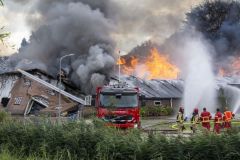 Grote-boerderijbrand-Godlinze_4383