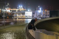 Hoogwater-storm-Pia-Delfzijl_3286