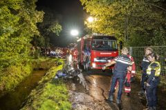 Verlaten-scooter-in-water-Hogewerflaan-Appingedam_1551