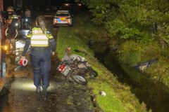 Verlaten-scooter-in-water-Hogewerflaan-Appingedam_1564