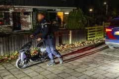 Scooterijder-gewond-na-vlucht-voor-KMAR_3927-Verbeterd-NR