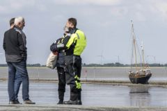Loodskotter-vast-gelopen-Termunterzijl308