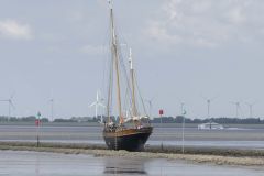 Loodskotter-vast-gelopen-Termunterzijl325
