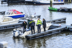Persoon-te-water-Handelskade-West-Delfzijl_5401