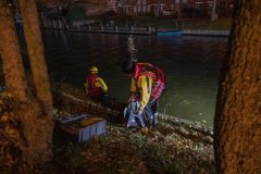 Persoon-te-water-Overdiep-Appingedam1