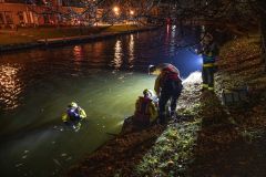Persoon-te-water-Overdiep-Appingedam5