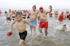 Nieuwjaarsduik-Delfzijl-en-Appingedam_7226