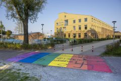 Regenboogzebrapad-Appingedam-vernield_3533