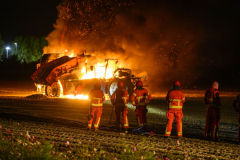 Rooimachine-in-brand-Holwierde_4510