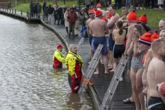 Nieuwjaarsduik-Delfzijl-en-Appingedam_6681