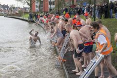 Nieuwjaarsduik-Delfzijl-en-Appingedam_6734