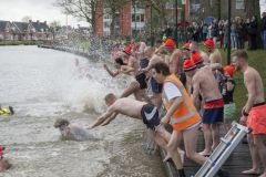 Nieuwjaarsduik-Delfzijl-en-Appingedam_6739